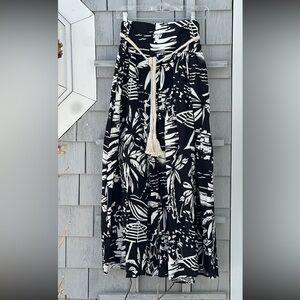 Panama Jack Black & White Tropical Maxi Skirt- medium- New w/ tags- vacation !